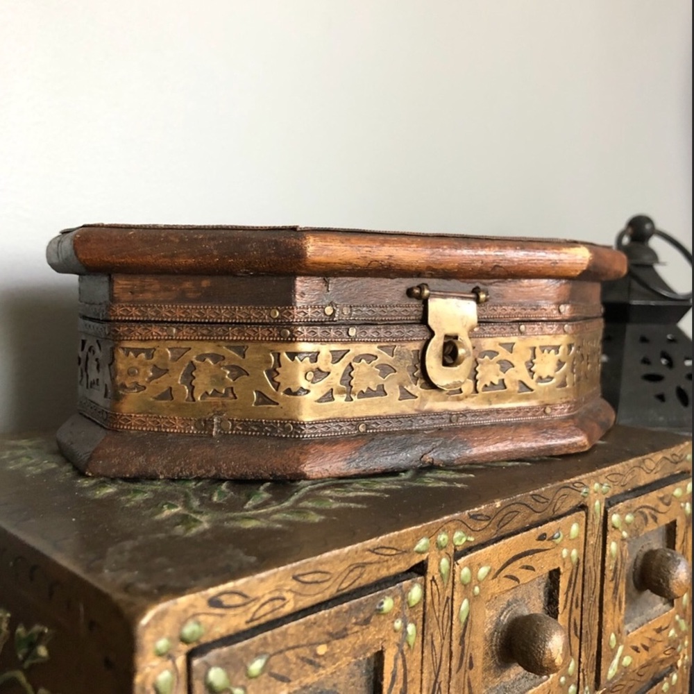 Antique East Indian Spice Box - Picture 2 of 16